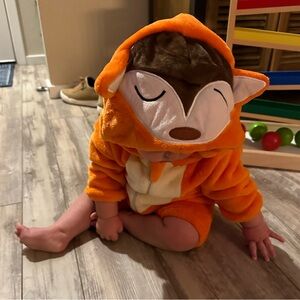 6-9mo old baby fox costume - also has tail 🦊